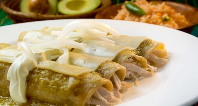 CORBUSÉ-Descubre-como-preparar-enchiladas-con-estas-4-recetas-1